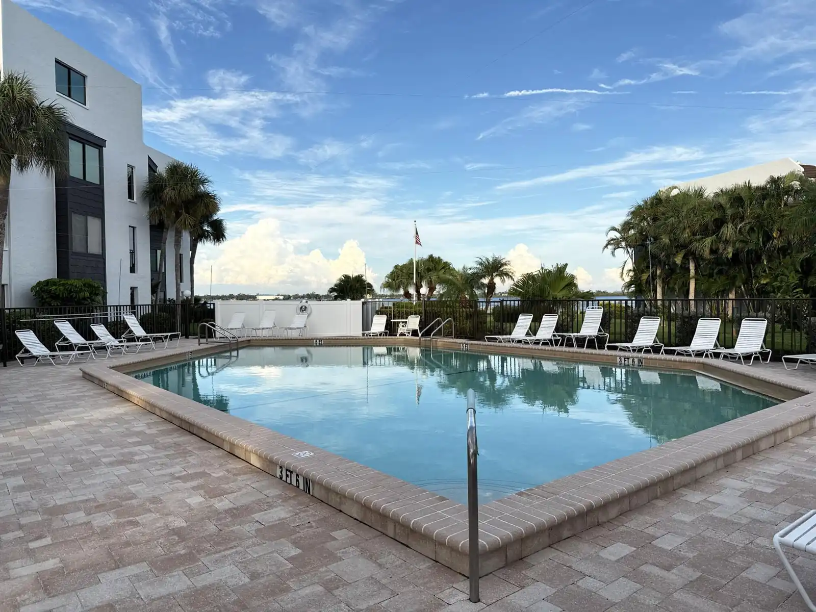 Tamarind – 2BR Condo with Lemon Bay Views