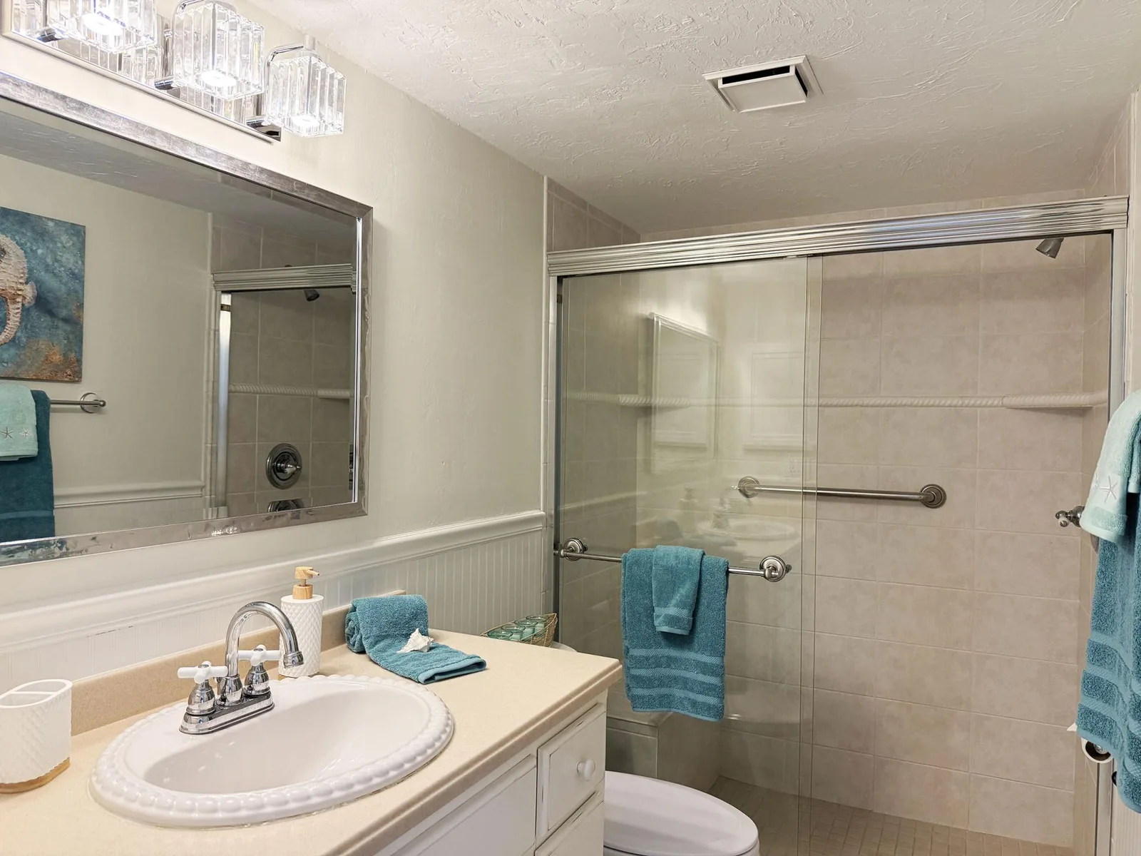Tamarind – 2BR Condo with Lemon Bay Views