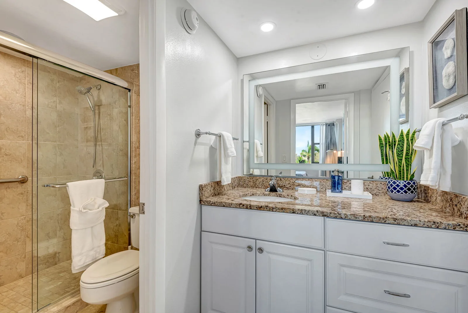 Luxury Bayside Condo – Pool, Tennis & Marina