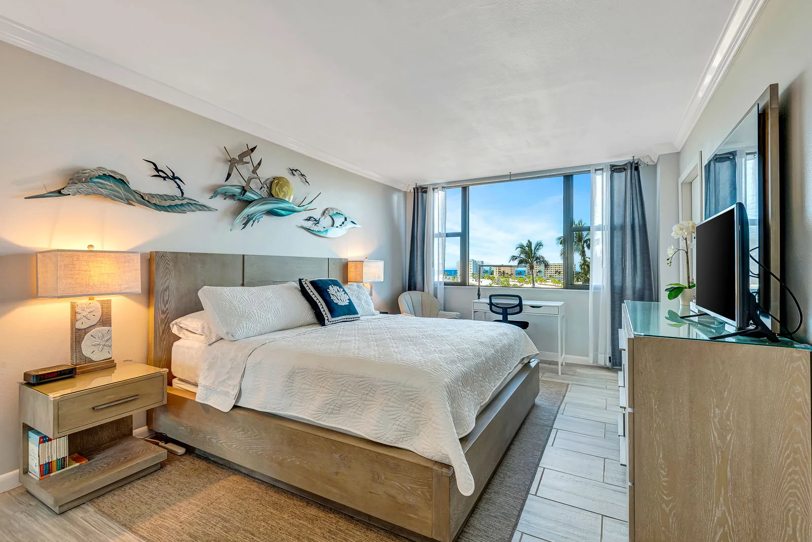 Luxury Bayside Condo – Pool, Tennis & Marina