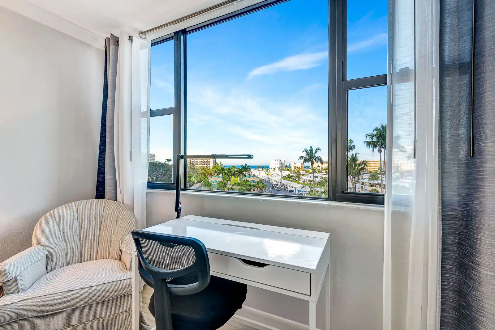 Luxury Bayside Condo – Pool, Tennis & Marina