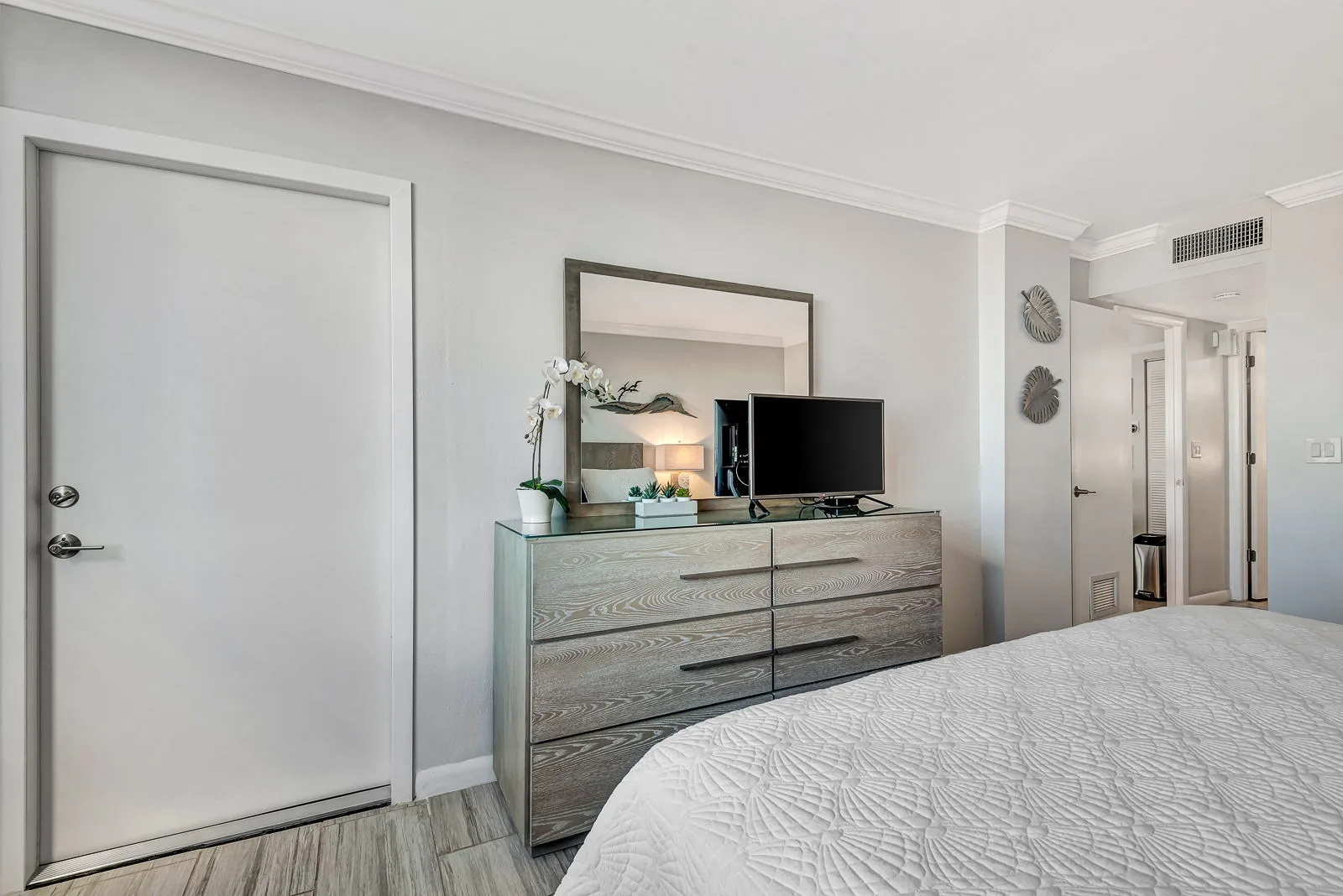 Luxury Bayside Condo – Pool, Tennis & Marina