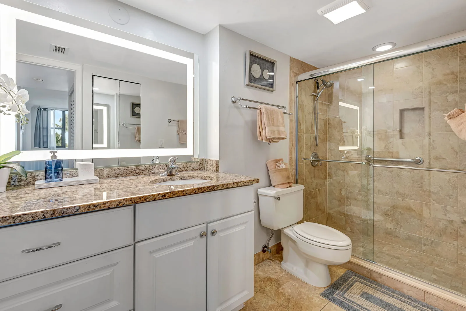 Luxury Bayside Condo – Pool, Tennis & Marina