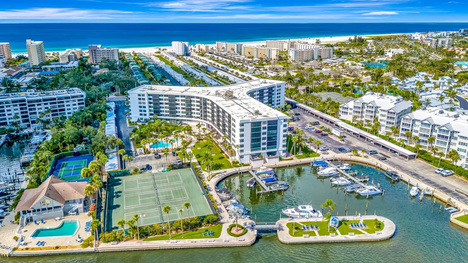 Luxury Bayside Condo – Pool, Tennis & Marina