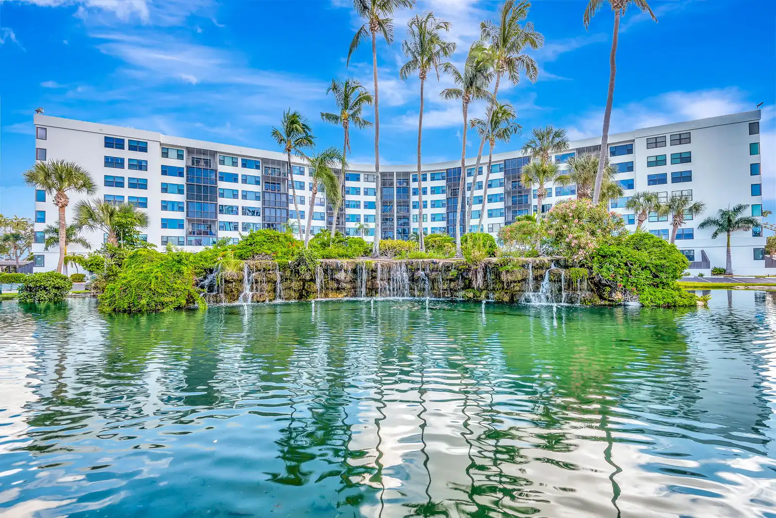 Luxury Bayside Condo – Pool, Tennis & Marina