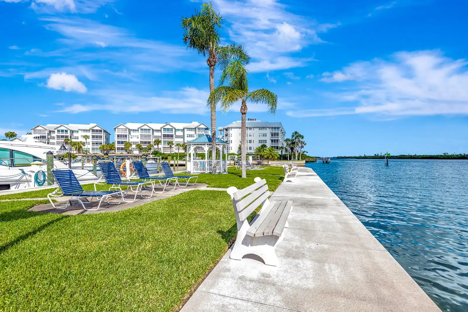 Luxury Bayside Condo – Pool, Tennis & Marina