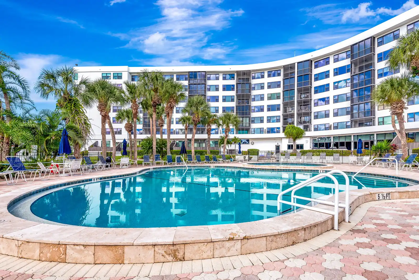 Luxury Bayside Condo – Pool, Tennis & Marina