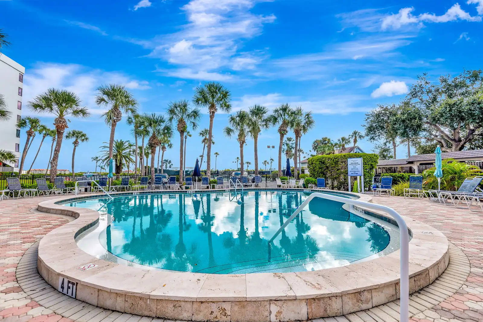 Luxury Bayside Condo – Pool, Tennis & Marina