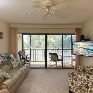 Forest Park – 2BR with Pool, Tennis & Clubhouse