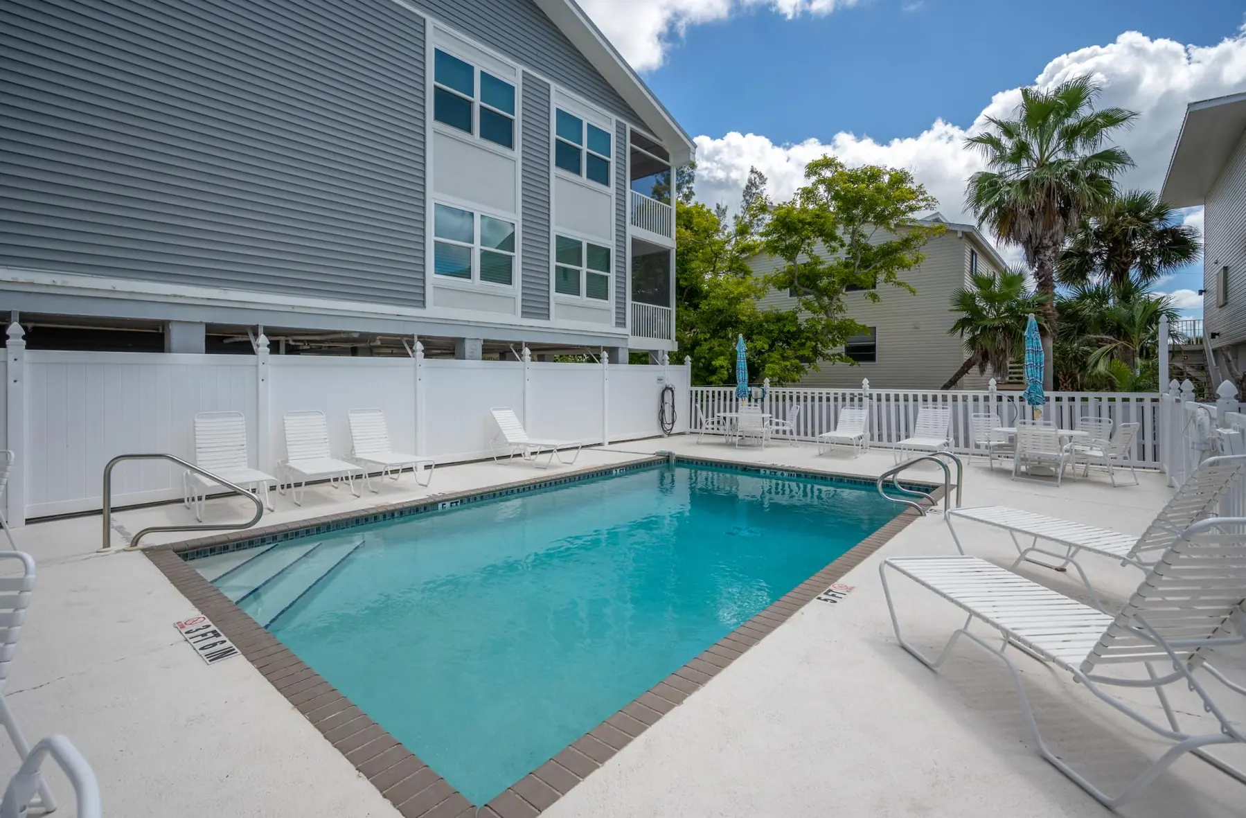 Gulf Sands – 3BR Steps to Pool & Private Beach