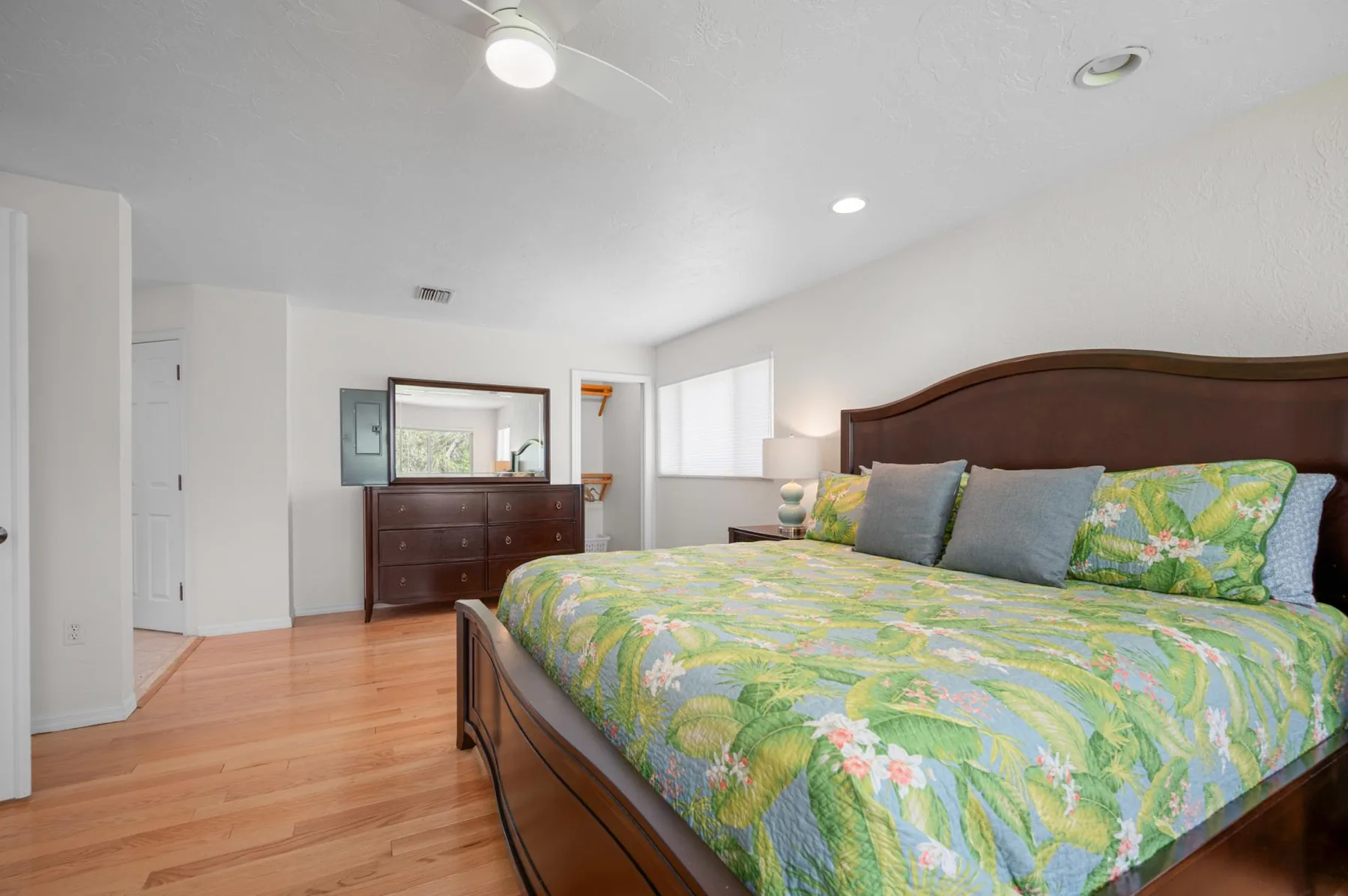 Manasota Bayview – Pool, Dock, Beach, Sleeps 10