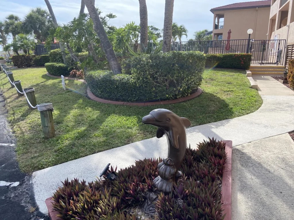 El Galeon – Bay Views, Beach Access & Pool