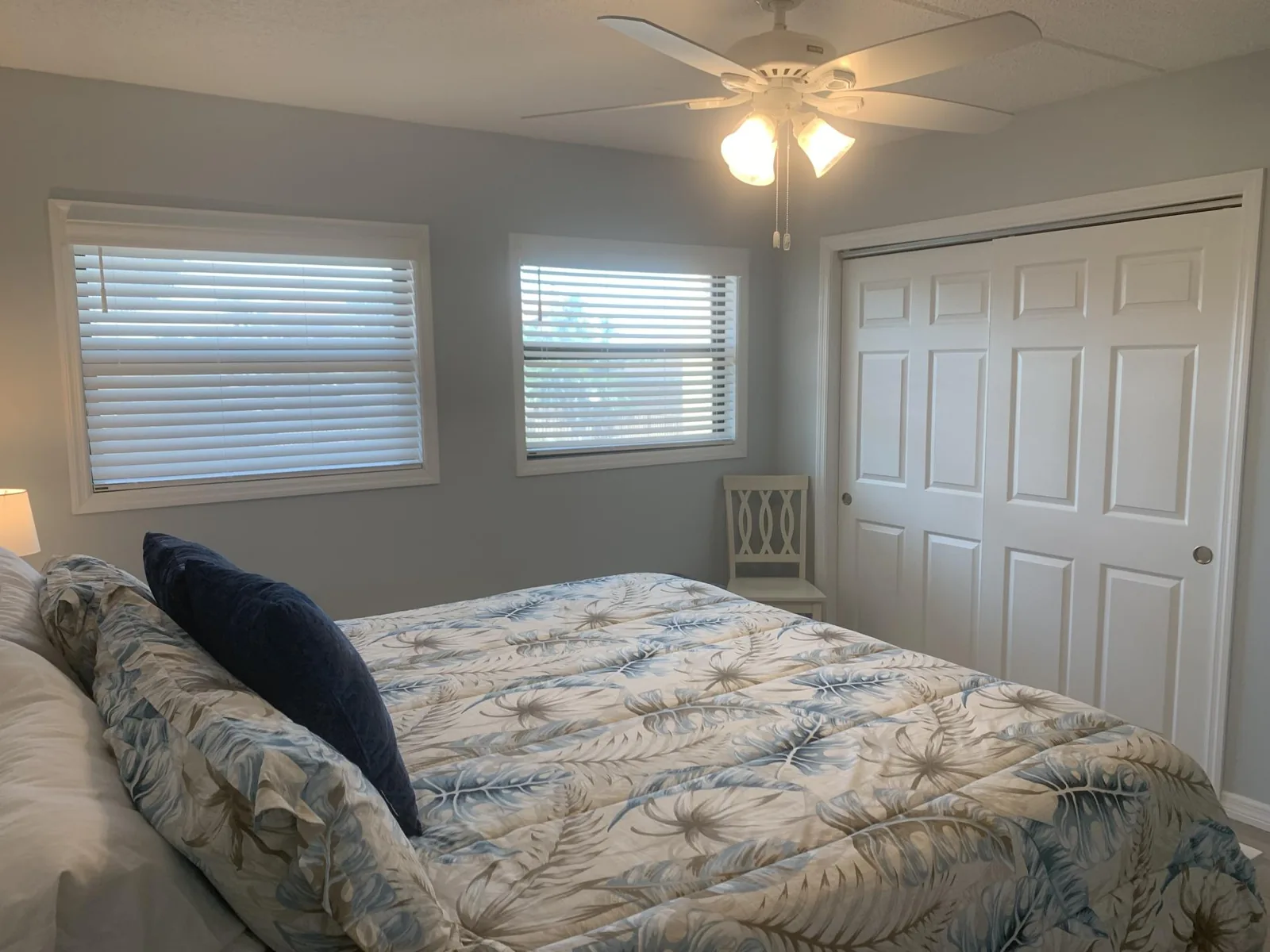 El Galeon – Bay Views, Beach Access & Pool