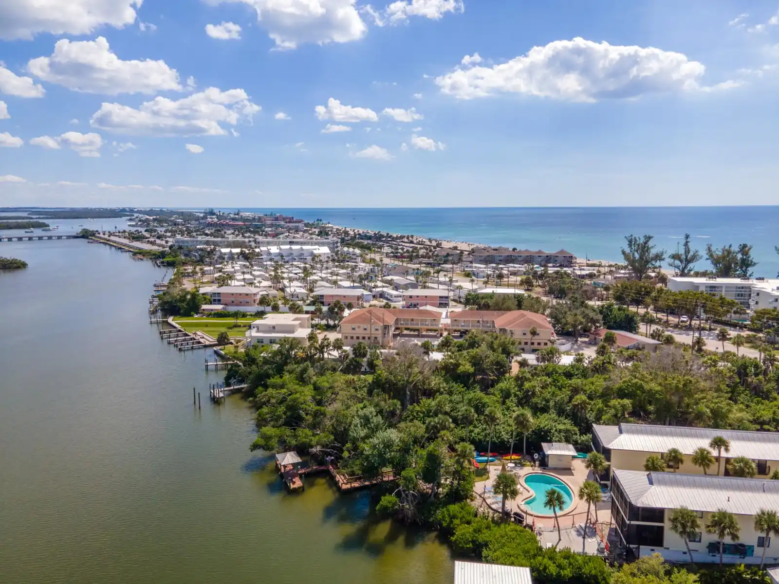 Sunburst Haven – Dock, Pool & Gulf Sands
