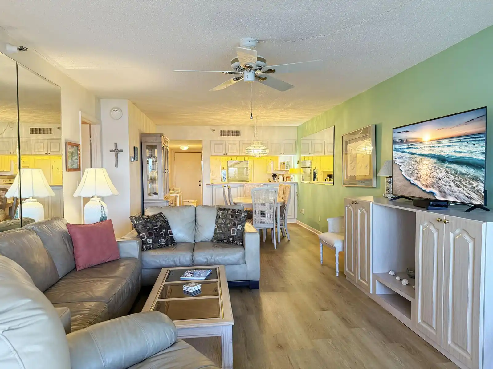 Sandpiper Key – Pool, Balcony & Beach Walks