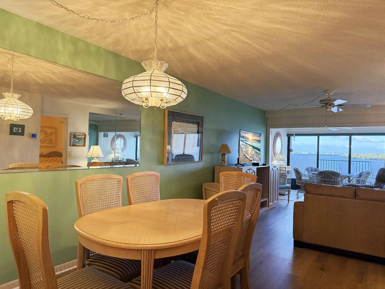 Sandpiper Key – Pool, Balcony & Beach Walks