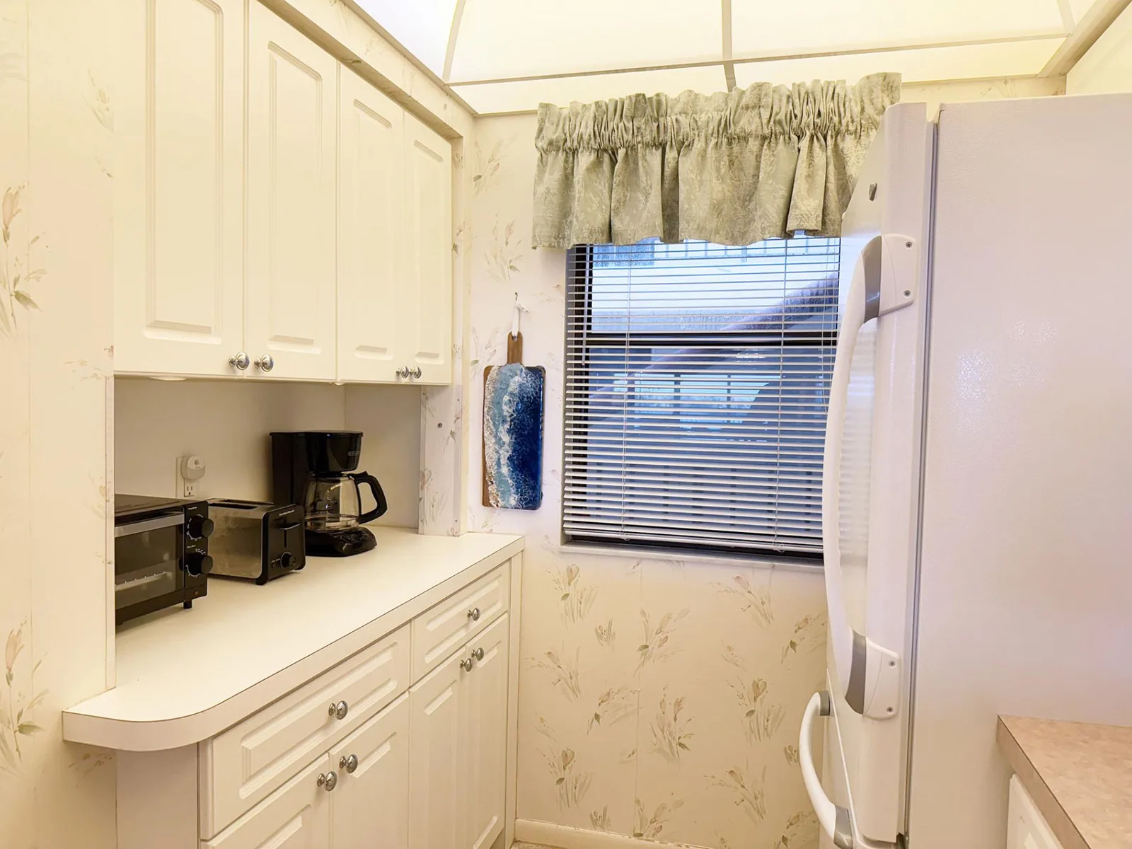 Sandpiper Key – Pool, Balcony & Beach Walks