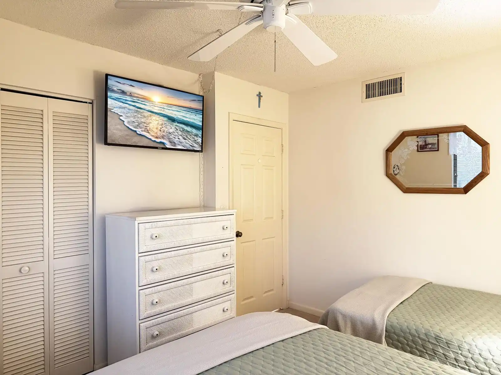Sandpiper Key – Pool, Balcony & Beach Walks