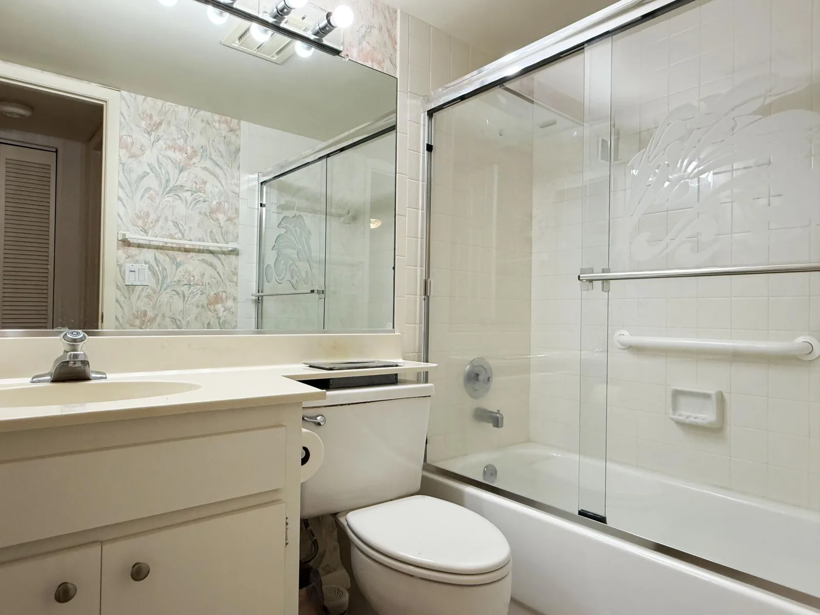 Sandpiper Key – Pool, Balcony & Beach Walks
