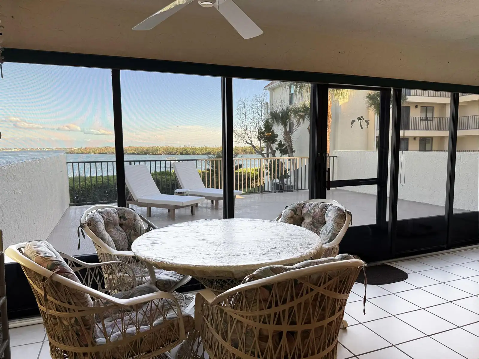 Sandpiper Key – Pool, Balcony & Beach Walks