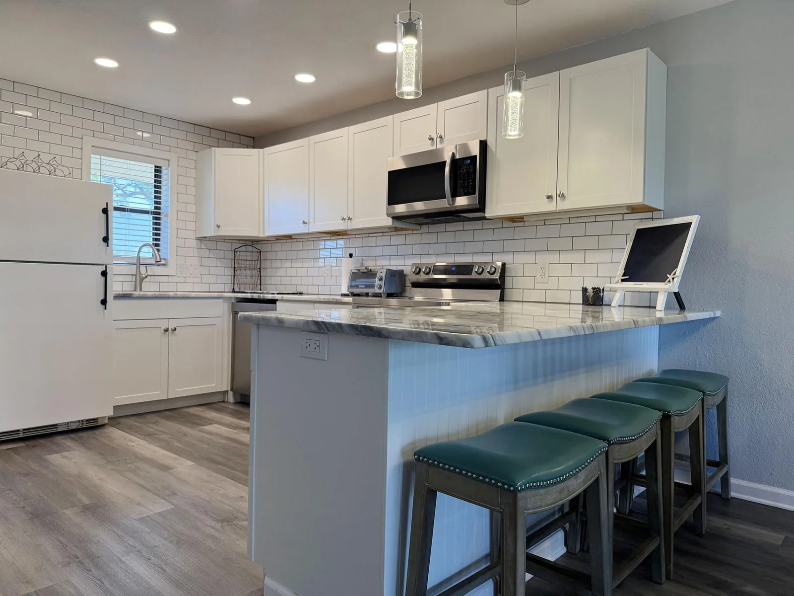 Forest Park – 2BR Pool, Clubhouse & Beaches