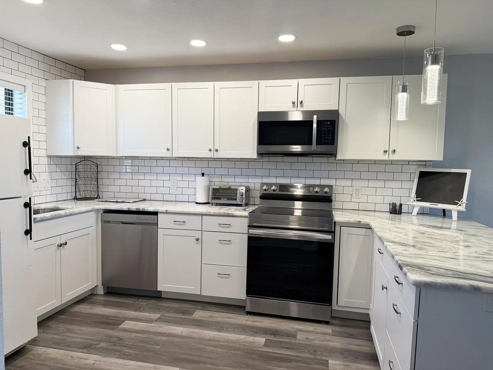 Forest Park – 2BR Pool, Clubhouse & Beaches