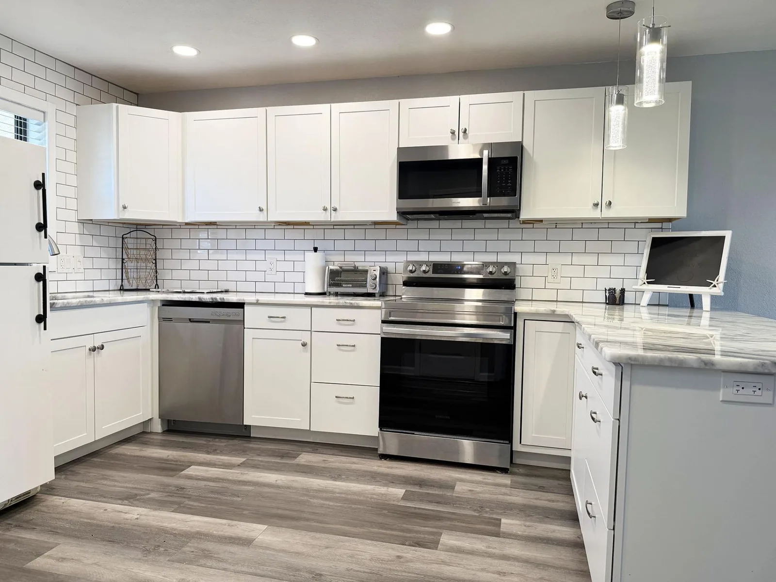 Forest Park – 2BR Pool, Clubhouse & Beaches
