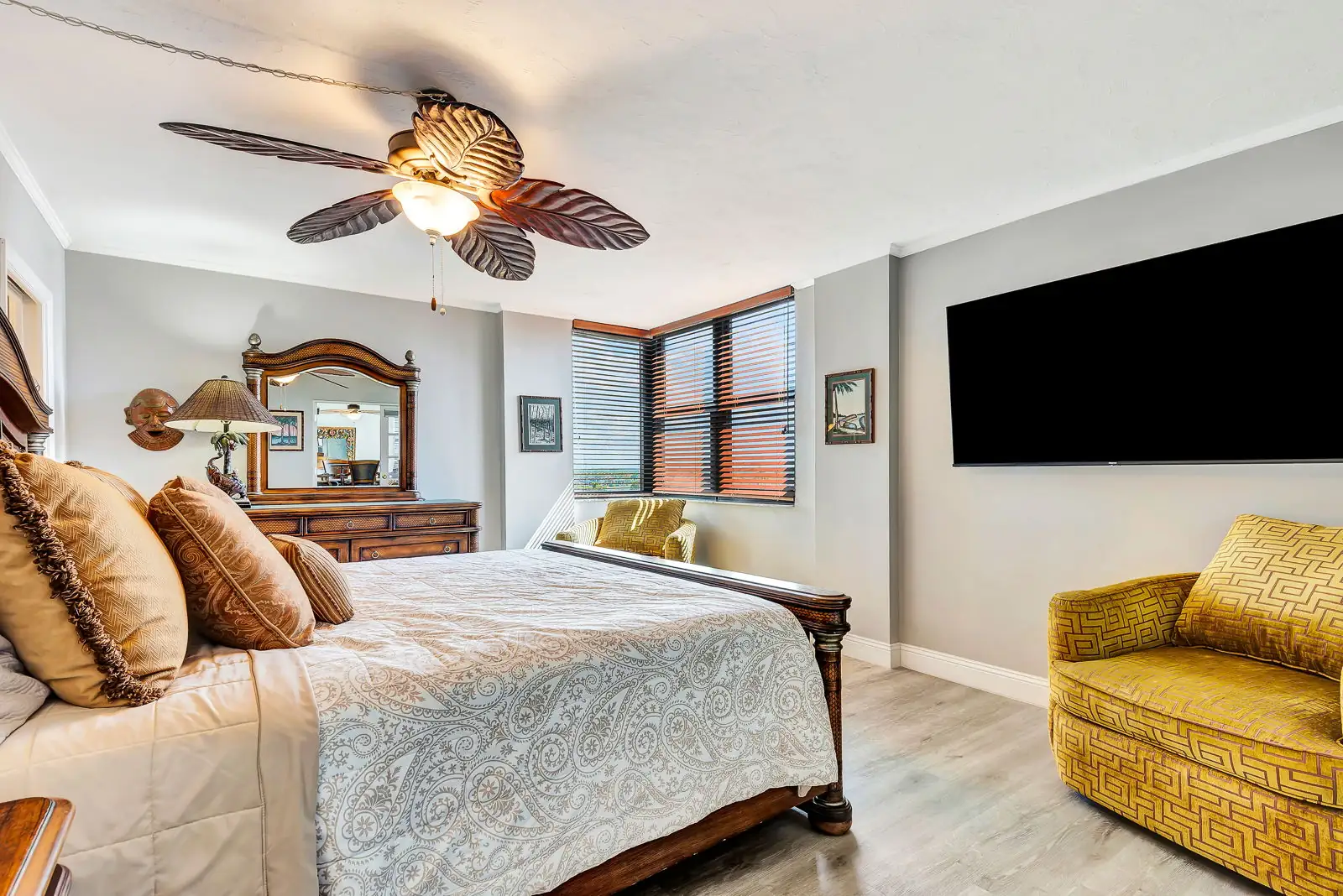 Harbor Towers – Bayfront Luxury with Pool & Tennis