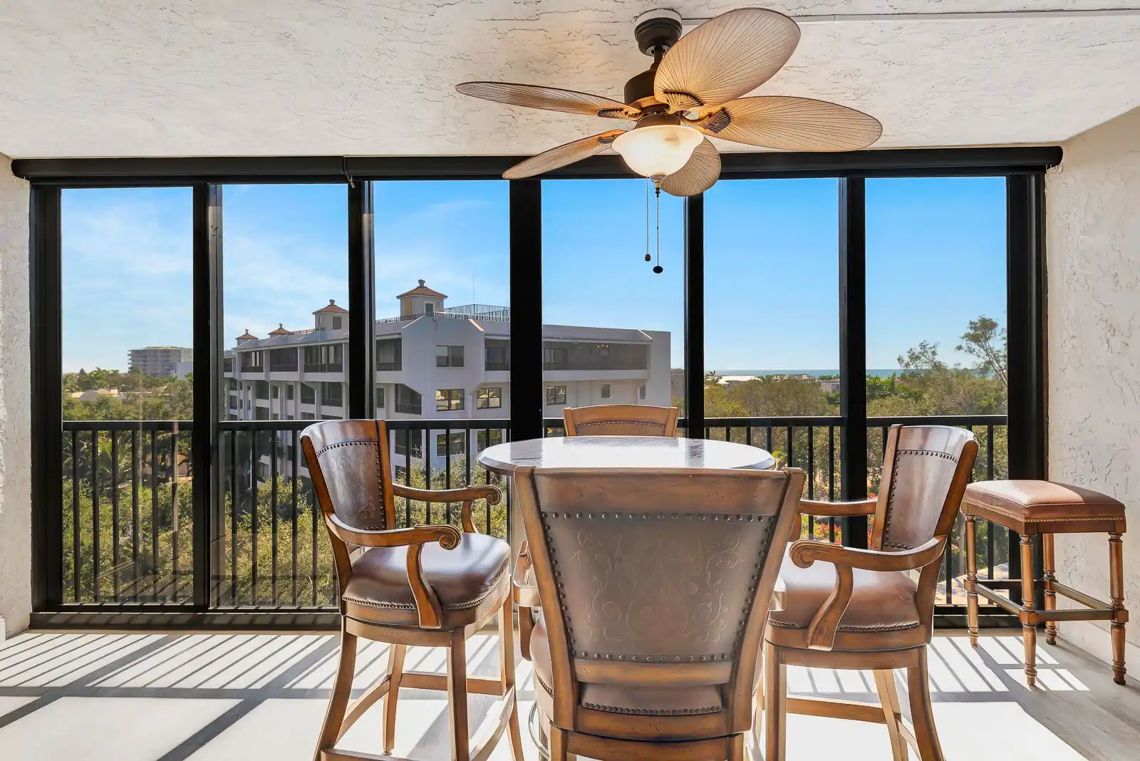 Harbor Towers – Bayfront Luxury with Pool & Tennis