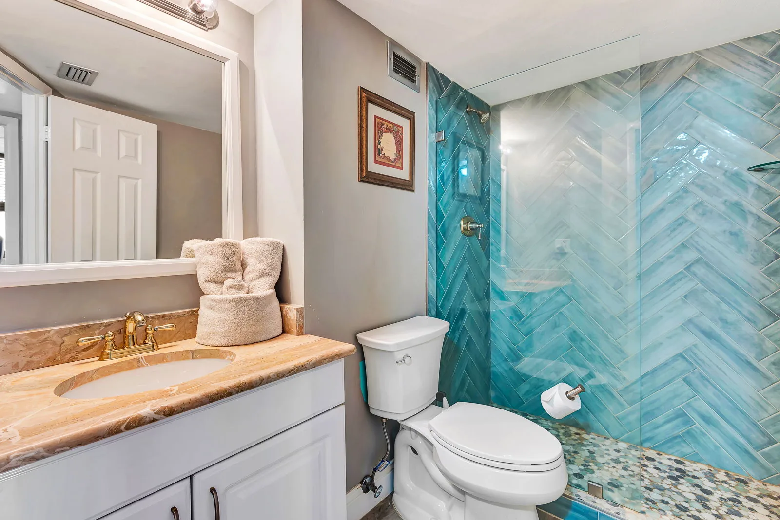 Harbor Towers – Bayfront Luxury with Pool & Tennis