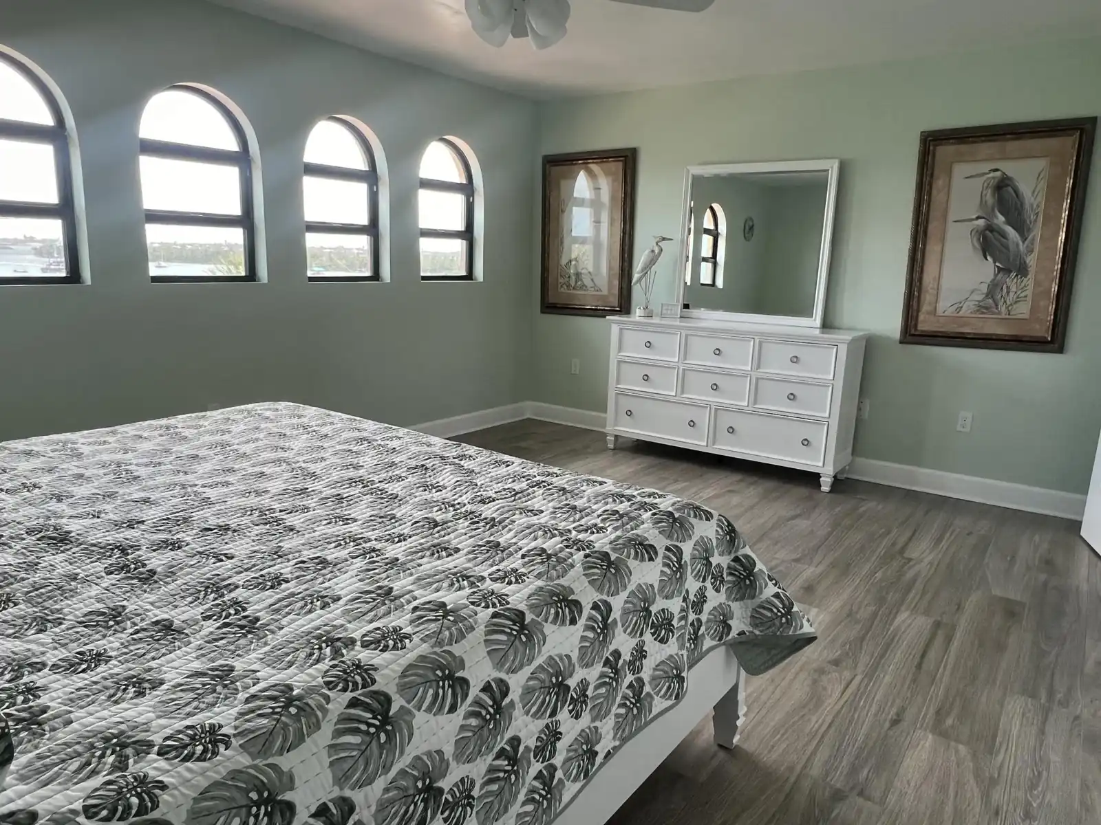 El Galeon 3BR – Bay Views, Beach, Boat Dock