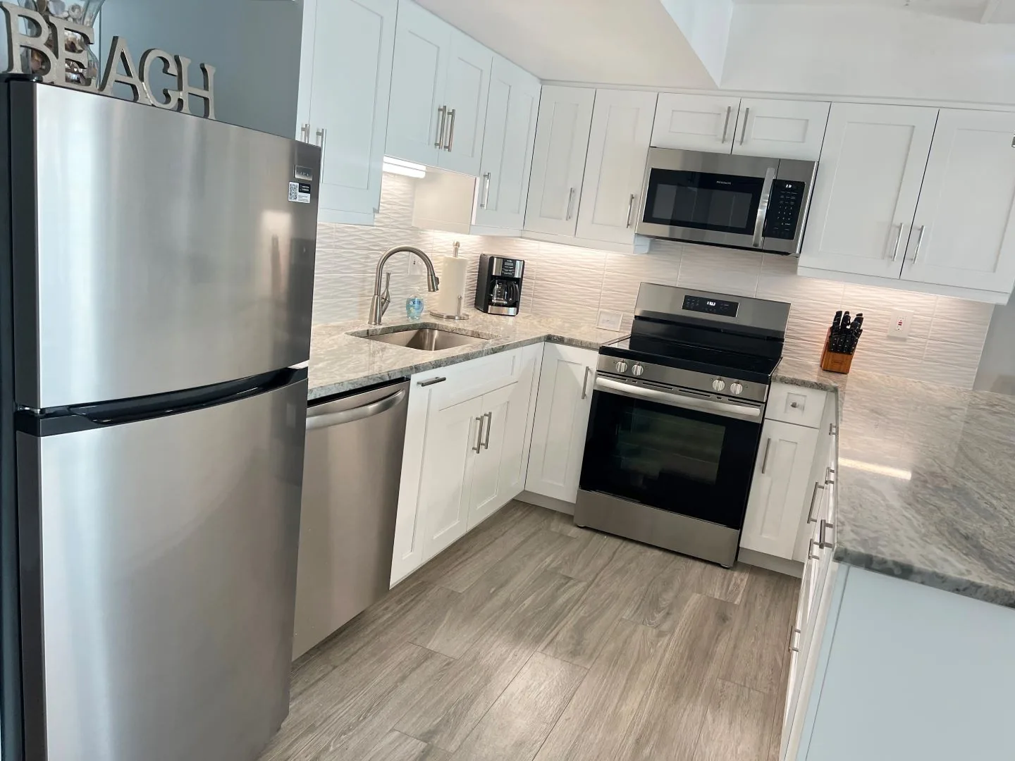 El Galeon 3BR – Bay Views, Beach, Boat Dock