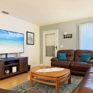 Palm Manor – Coastal Living with Pool & Clubhouse