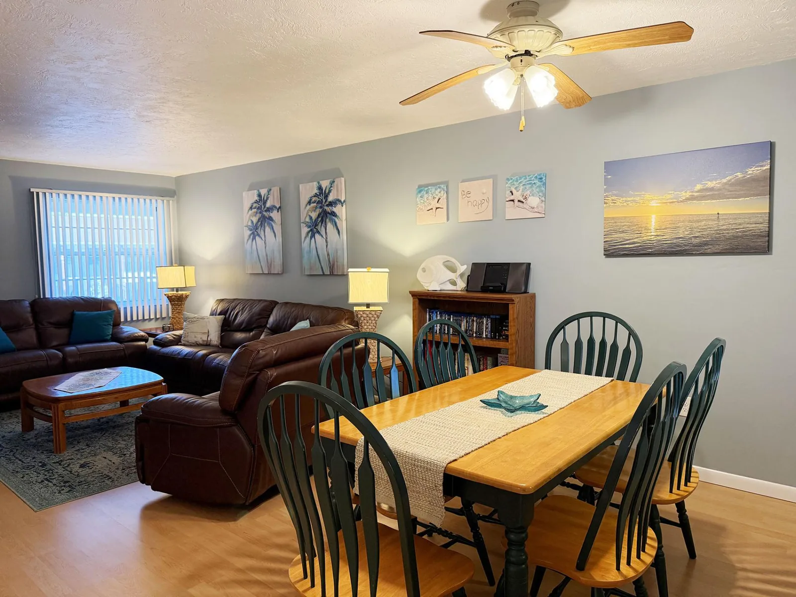 Palm Manor – Coastal Living with Pool & Clubhouse