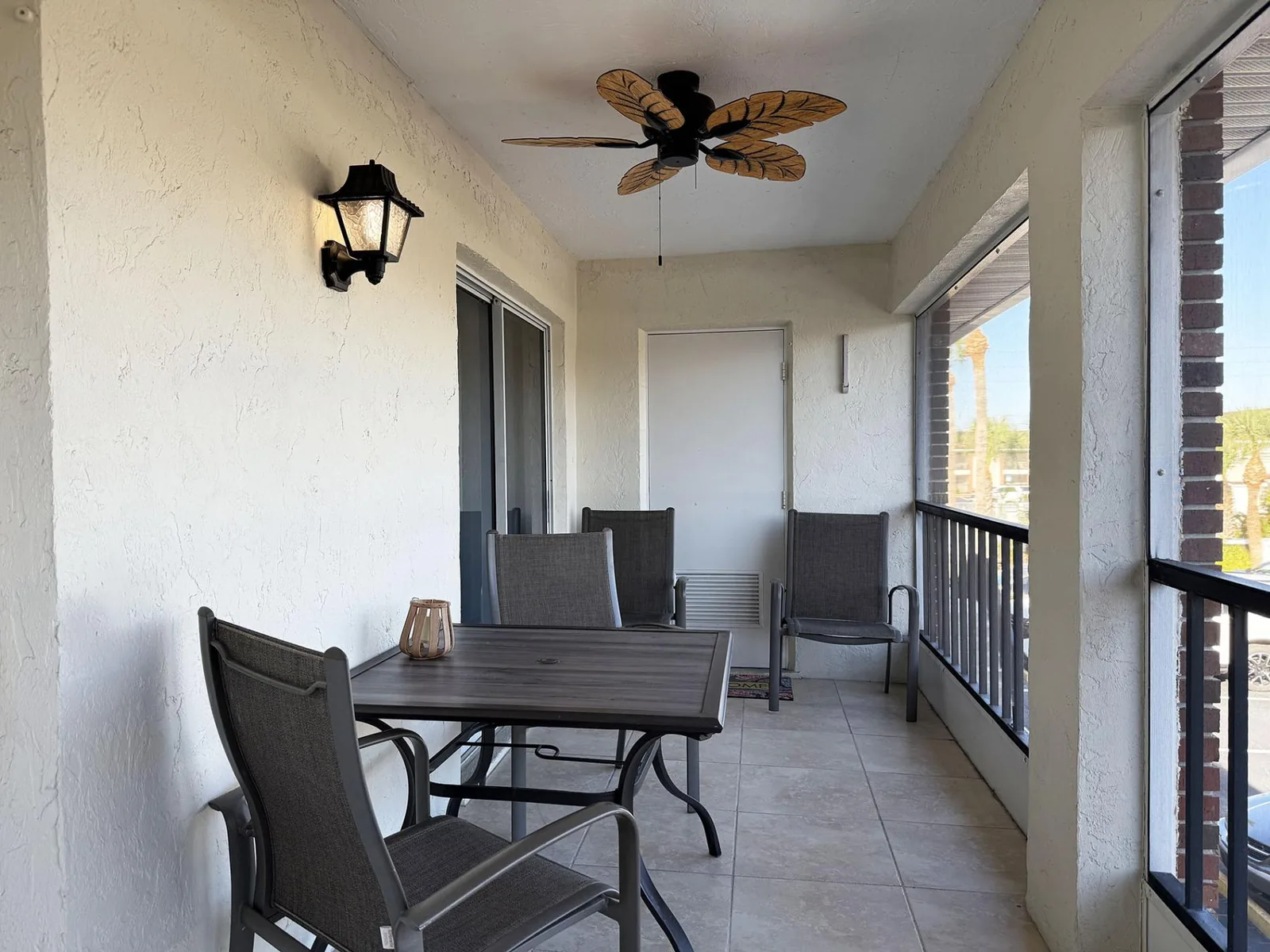 Palm Manor – Coastal Living with Pool & Clubhouse
