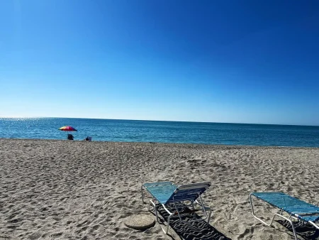 Sunburst Gulf-Side 2BR – Pool, Dock & Beach