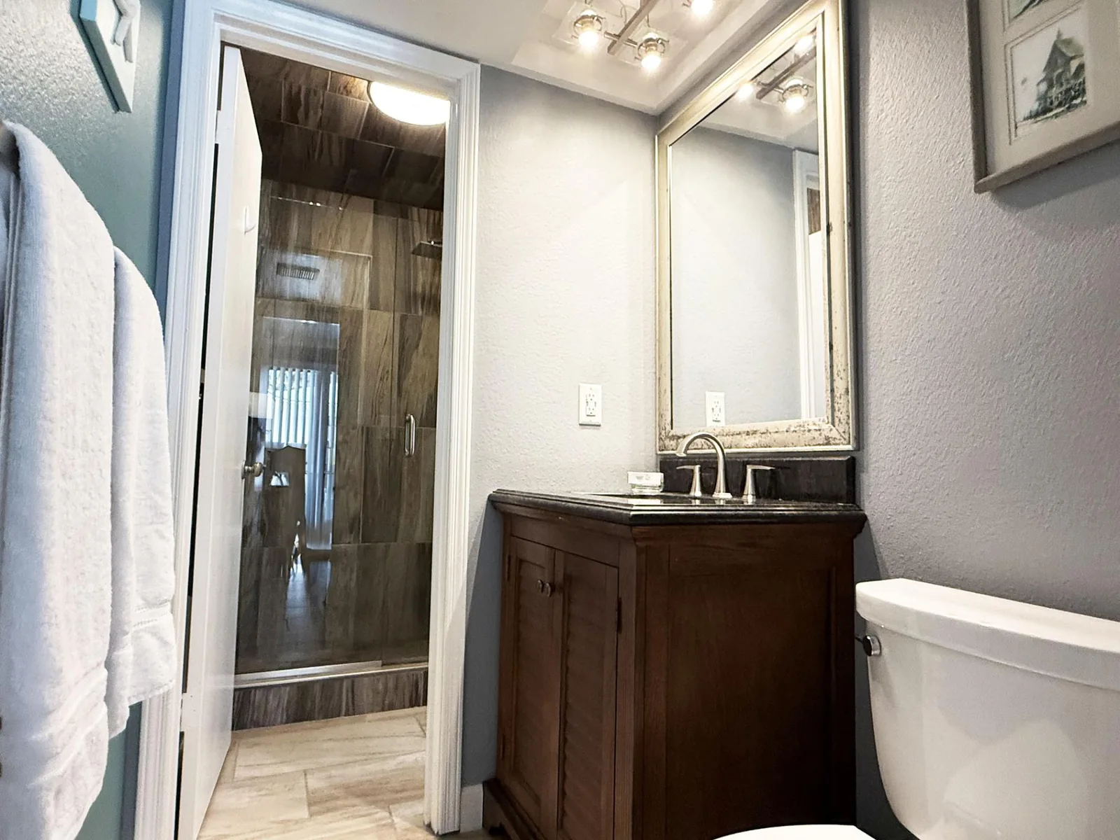 Sunburst Gulf-Side 2BR – Pool, Dock & Beach