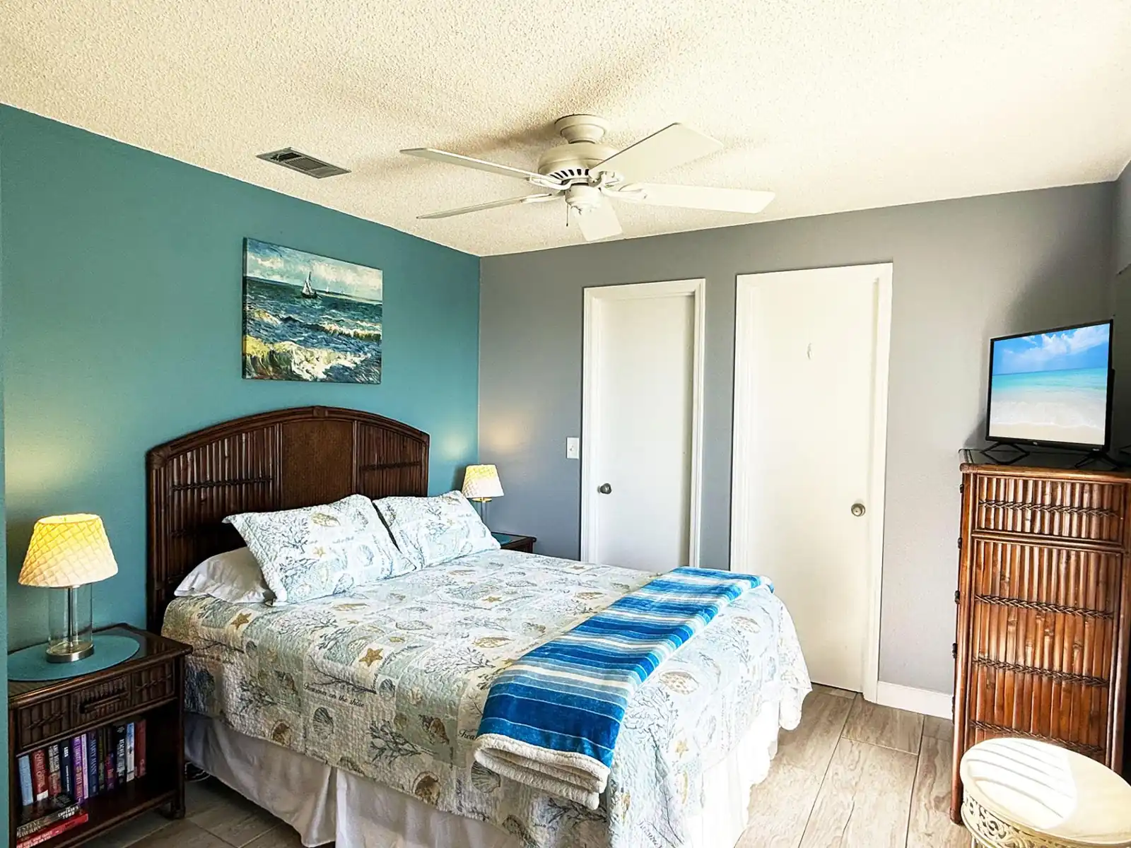Sunburst Gulf-Side 2BR – Pool, Dock & Beach