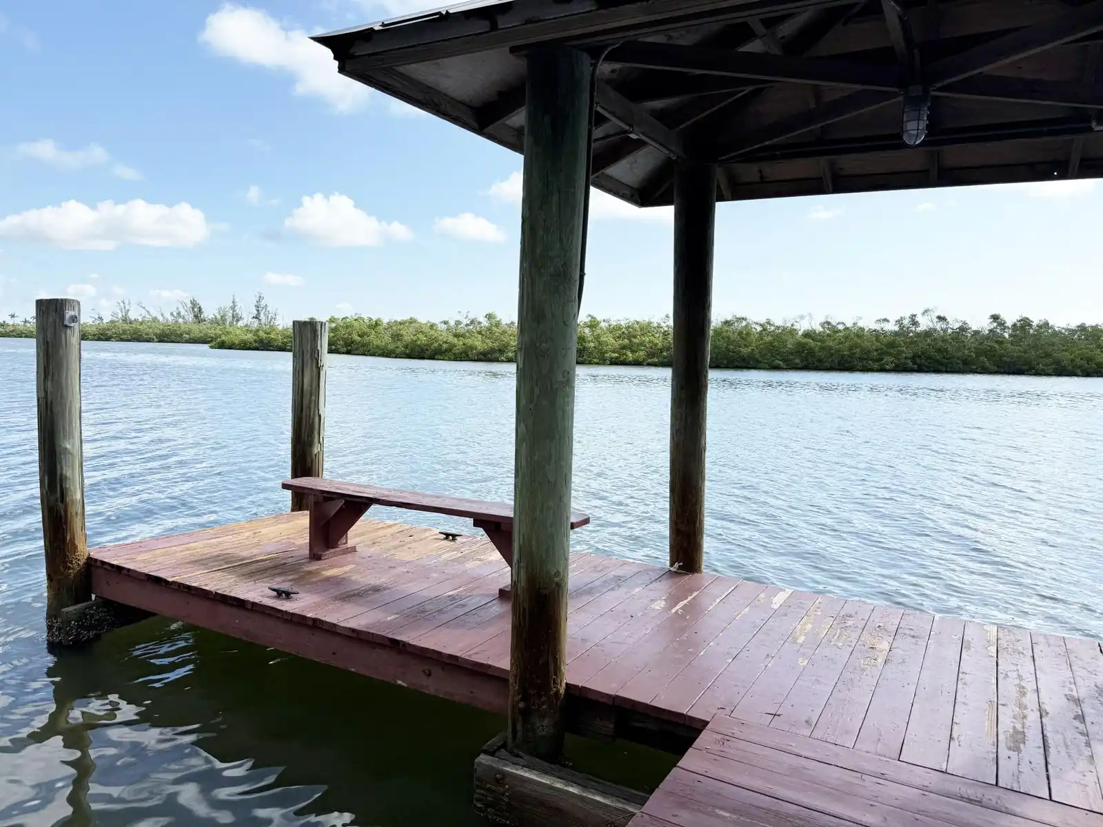 Sunburst Gulf-Side 2BR – Pool, Dock & Beach