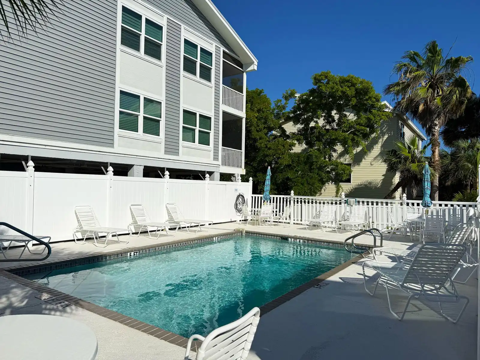 Gulfsands 3BR – Steps to Sand, Gulf Views & Pool