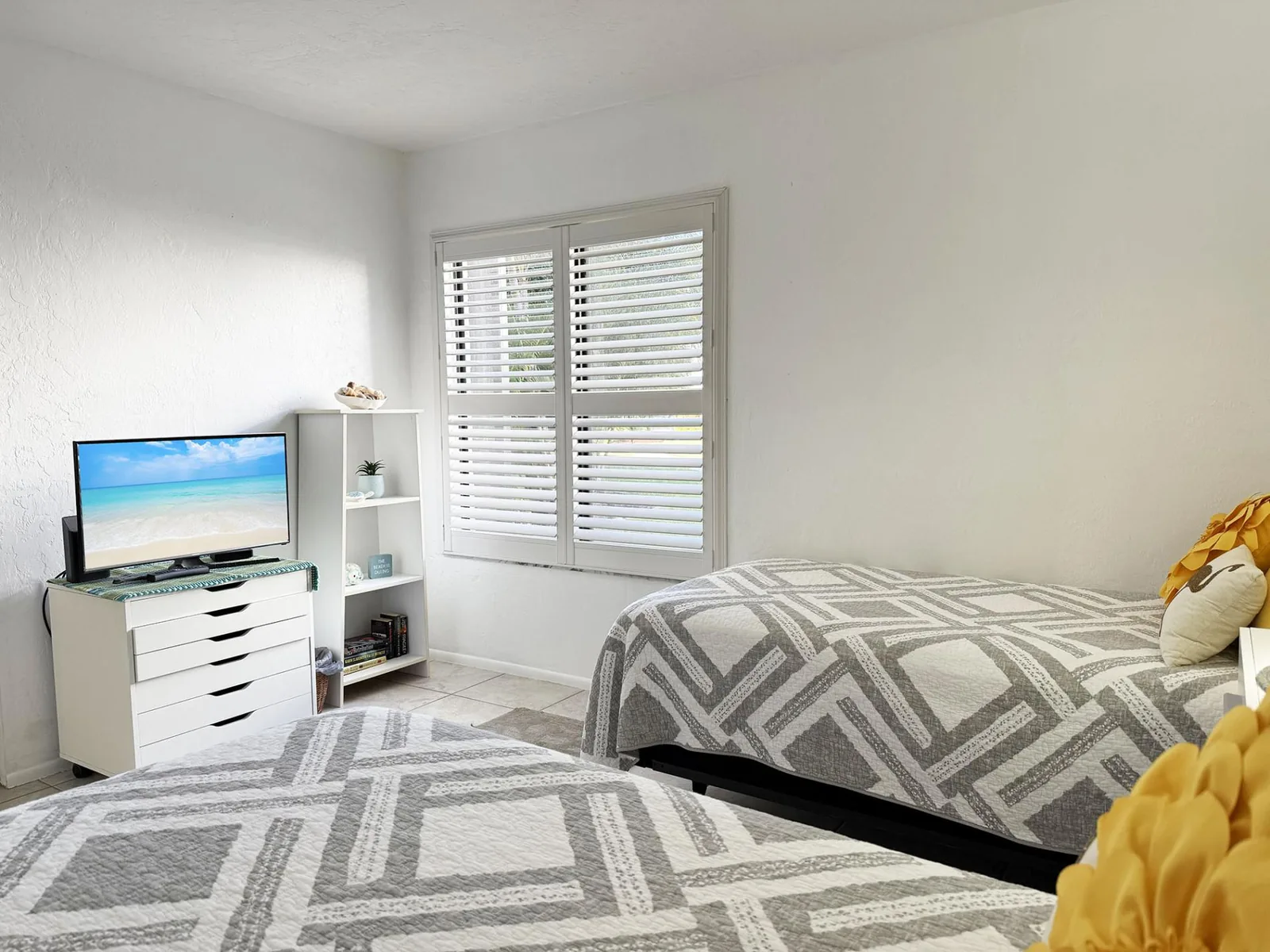 Tamarind 2BR – Pool, Boat Slips & Beach