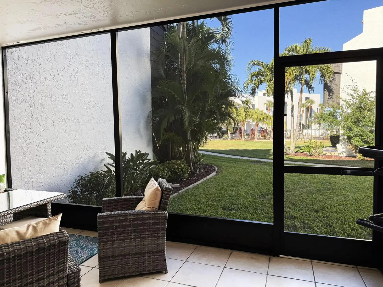 Tamarind 2BR – Pool, Boat Slips & Beach