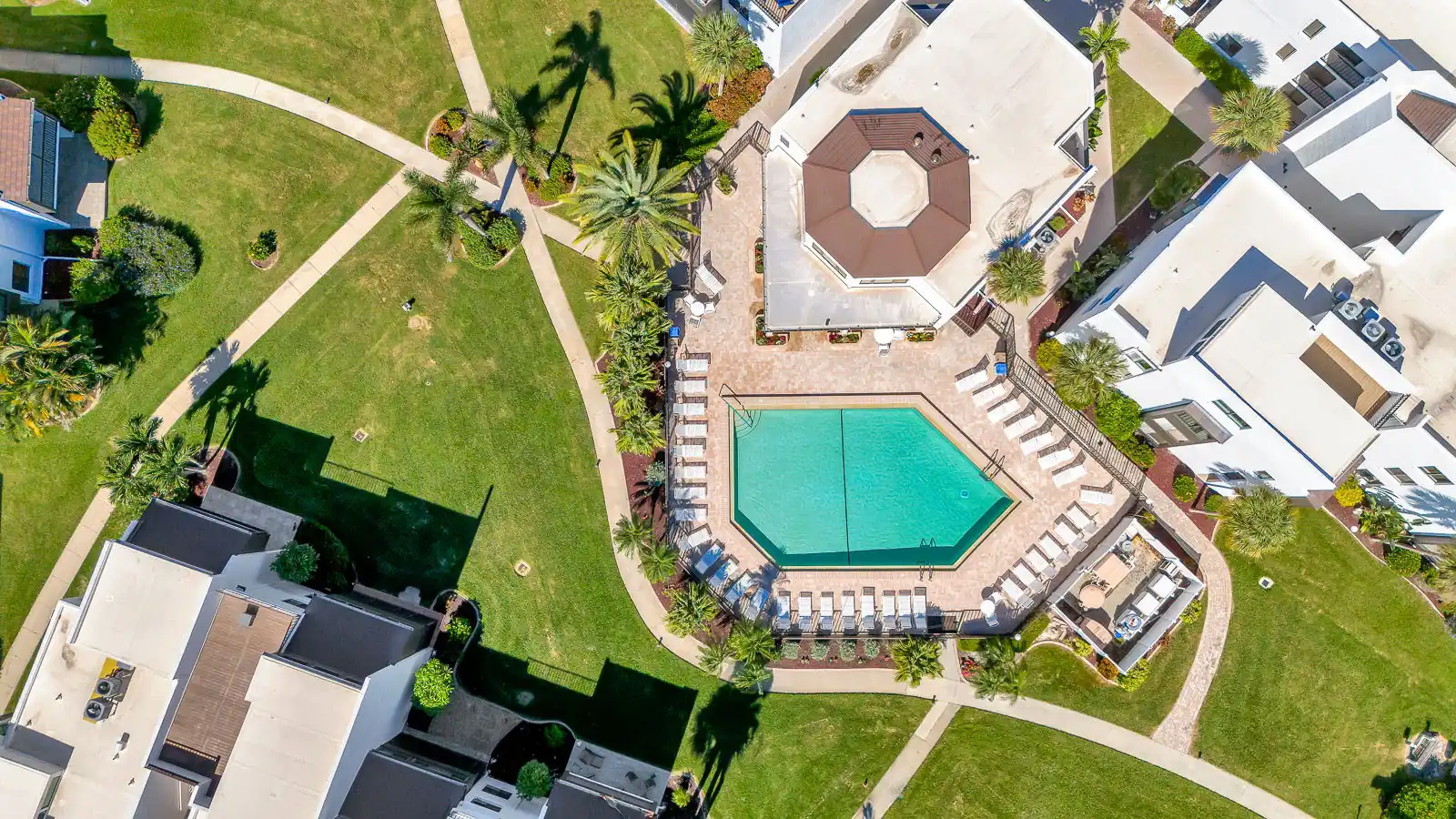 Tamarind 2BR – Pool, Boat Slips & Beach