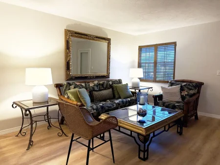2BR Palm Manor – Pool, Tennis & Clubhouse