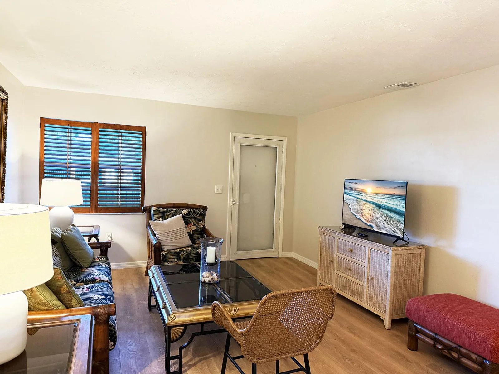 2BR Palm Manor – Pool, Tennis & Clubhouse