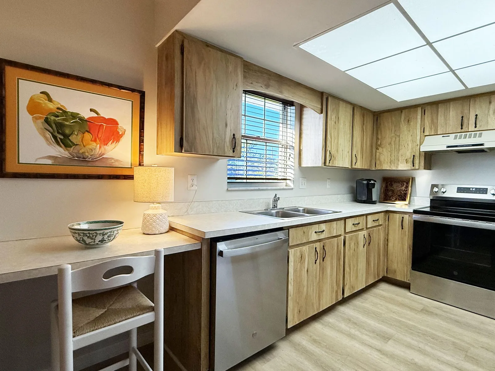 2BR Palm Manor – Pool, Tennis & Clubhouse