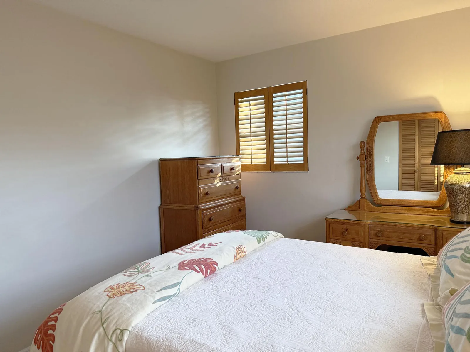 2BR Palm Manor – Pool, Tennis & Clubhouse