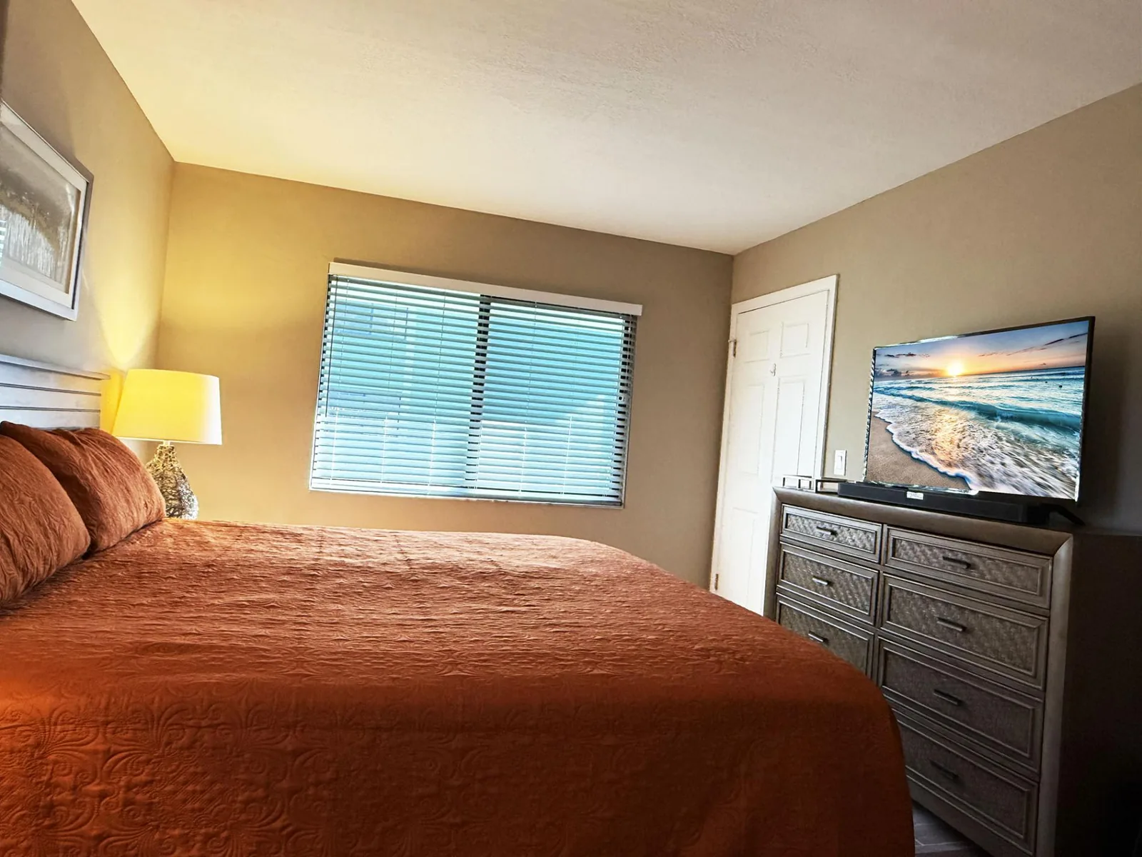 La Coquina 2BR – Beach, Pool & Sunsets