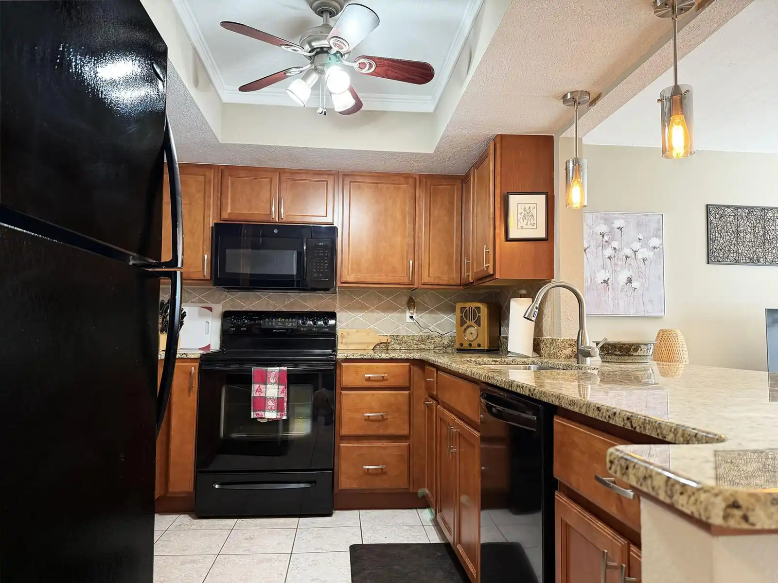 La Coquina 2BR – Beach, Pool & Sunsets