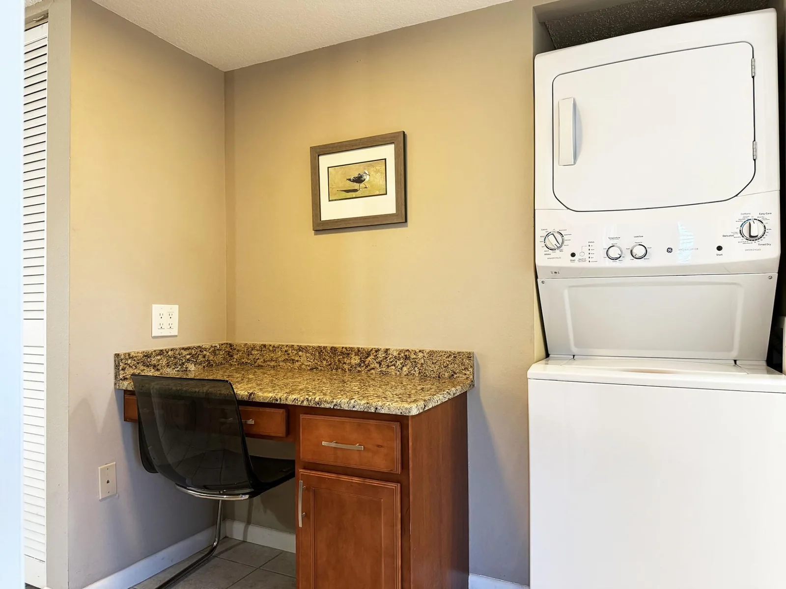 La Coquina 2BR – Beach, Pool & Sunsets